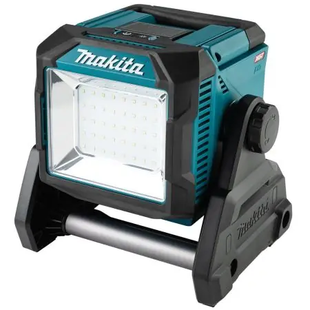 Aku svítilna MAKITA ML005G Kup Teď