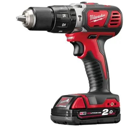 Aku příklepový šroubovák MILWAUKEE M18 BPD-202C Víkendová Akce